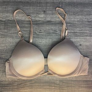 Victoria’s Secret 32AA Bombshell Padded Push-Up Bra